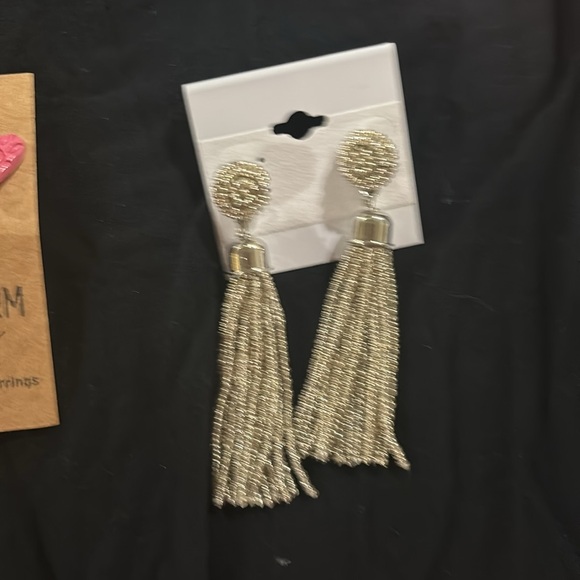 Lot of earrings.   9 pairs total.    All NWT - Picture 7 of 10